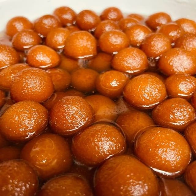  Gulab Jamun.