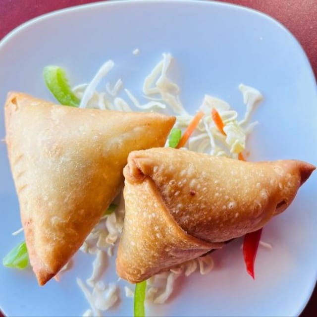 Vegetable Samosa (2pc).