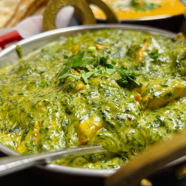 Chicken Tikka Saag (Spinach).