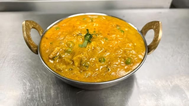 Matar Paneer (Tray).