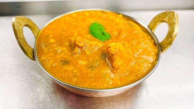 Dalcha Chicken (Tray).