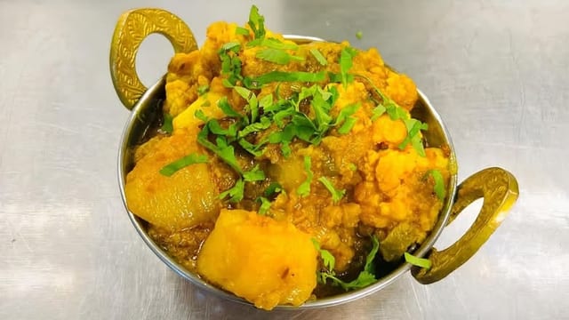 Aloo Gobi (Tray).