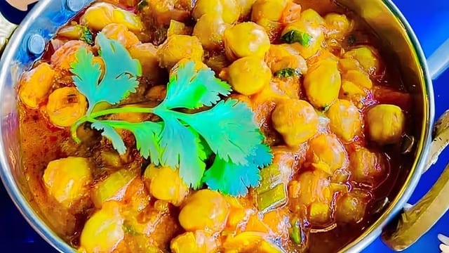 Aloo Chana (Tray).